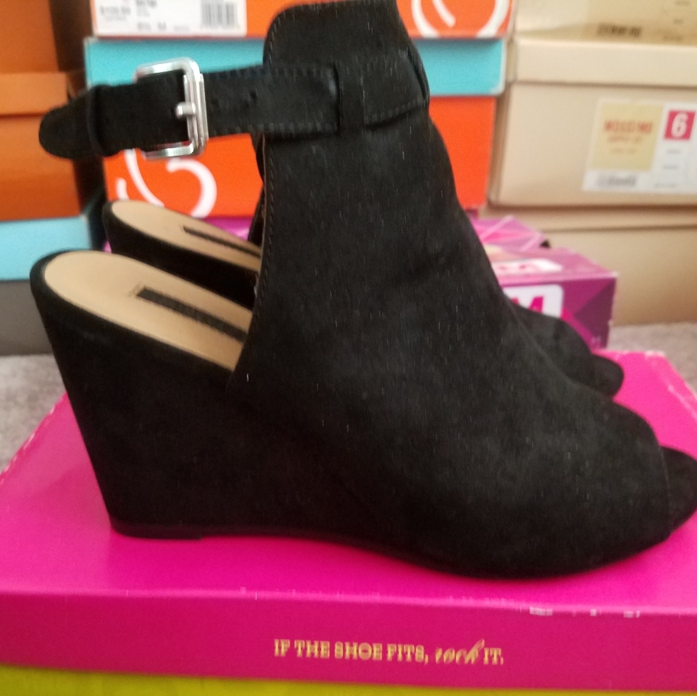 Forever 21 Women Black Booties